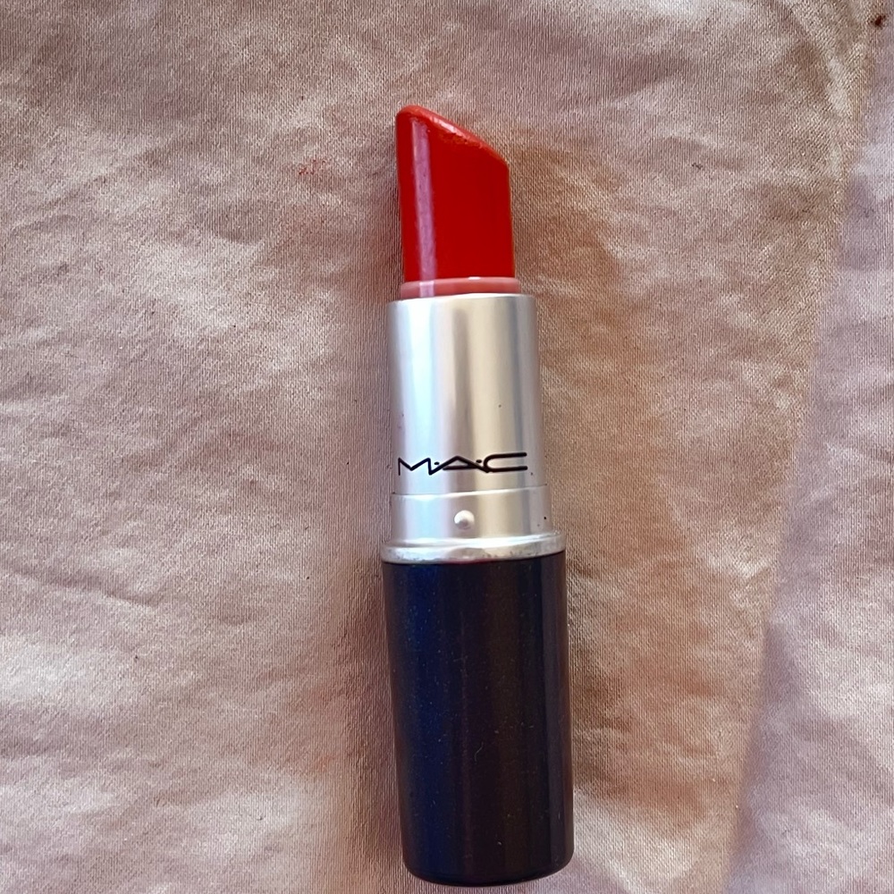 MAC ravishing lipstick